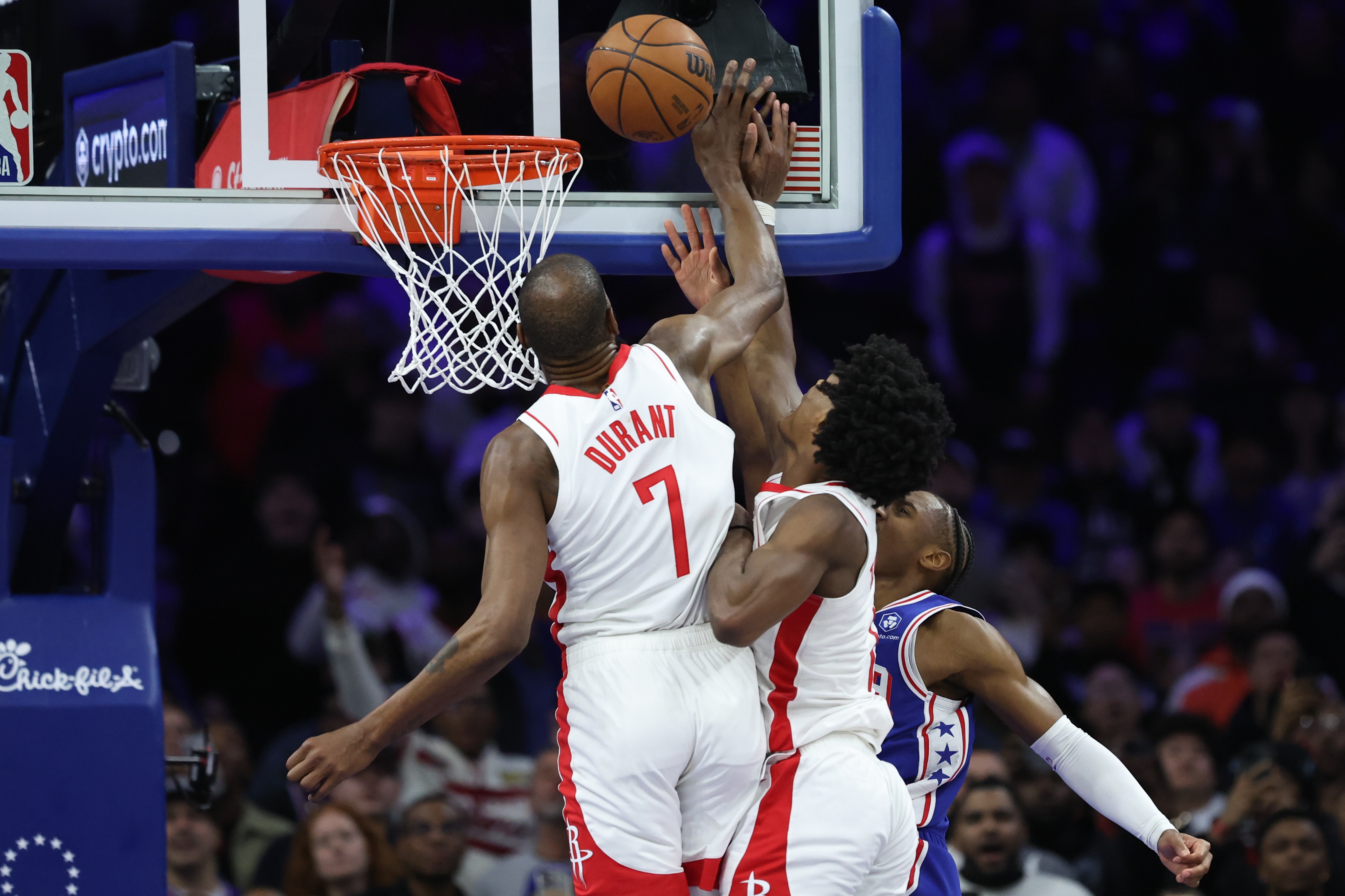 华体会网址-火箭76人裁判报告：漏吹杜兰特明显干扰球 加时杜兰特被犯规漏吹